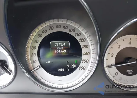 2015 Mercedes-Benz Glk 350 4Matic z USA, uszkodzony, nr VIN WDCGG8JB3FG337703